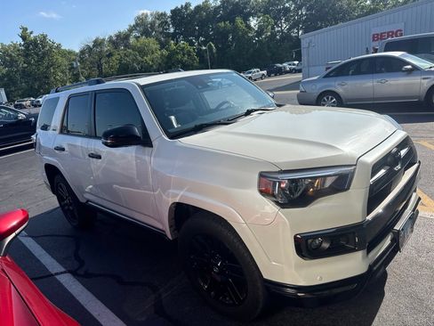 Used 2021 Toyota 4Runner Nightshade AWD/4WD image 4