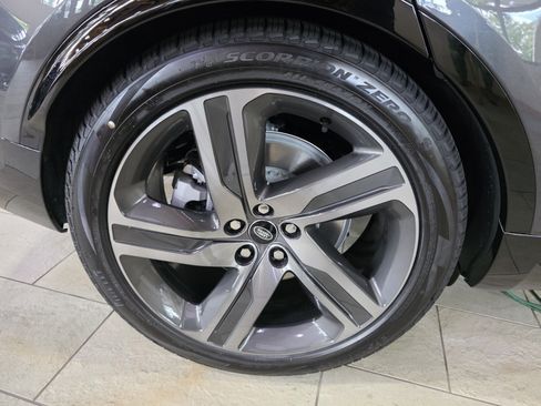 New 2026 Land Rover Discovery Dynamic SE AWD/4WD image 9