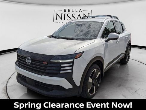 New 2026 Nissan Kicks SR w/ Cold Weather Package AWD/4WD image 8