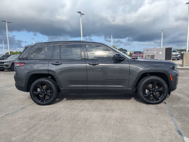 New 2026 Jeep Grand Cherokee Limited w/ Limited Altitude Package RWD image 3