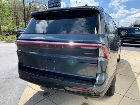New 2026 Lincoln Navigator Reserve w/ Jet Appearance Package AWD/4WD image 12