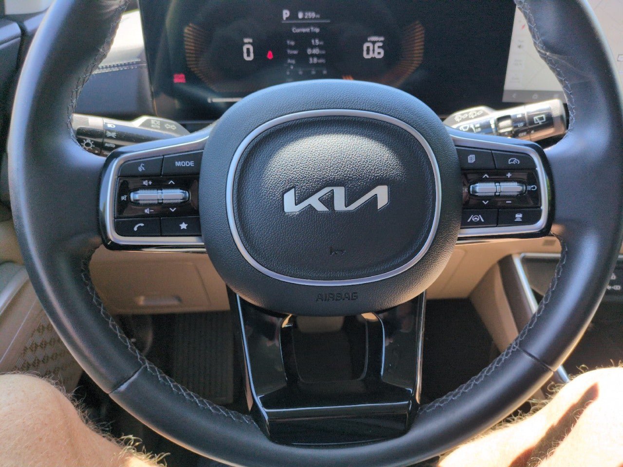Certified 2025 Kia Carnival EX FWD image 16
