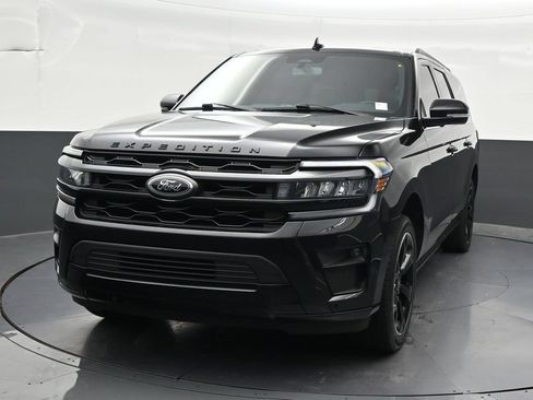 Used 2024 Ford Expedition Max Limited AWD/4WD image 9