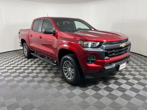 Certified 2024 Chevrolet Colorado LT w/ LT Convenience Package II AWD/4WD image 15