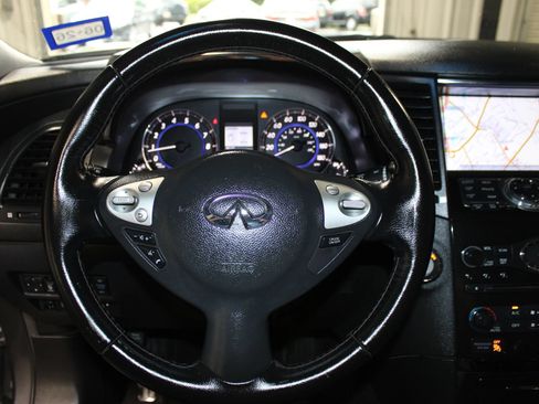 Used 2017 INFINITI QX70 2WD w/ Premium Package image 11