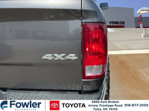 Used 2019 RAM 1500 Classic SLT AWD/4WD image 35