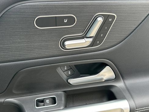Certified 2026 Mercedes-Benz GLB 250 4MATIC image 22