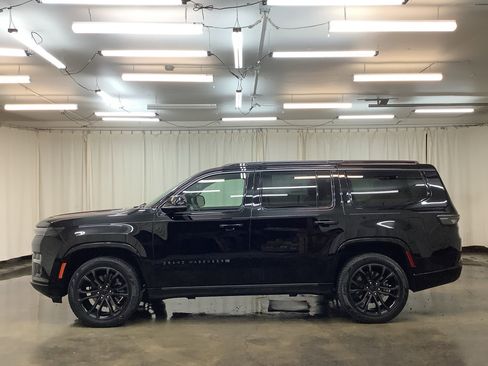 New 2026 Jeep Grand Wagoneer Summit AWD/4WD image 10