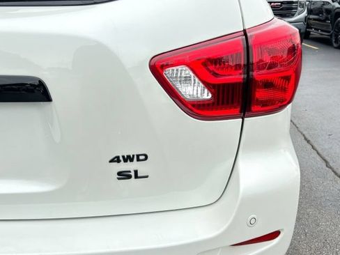 Used 2019 Nissan Pathfinder SL AWD/4WD image 9