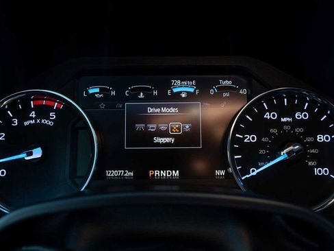 Used 2022 Ford F250 Lariat w/ Lariat Value Package image 28