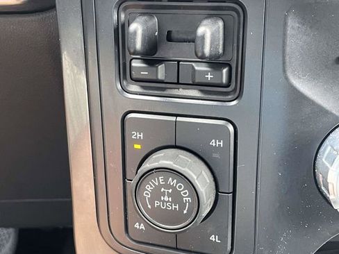 Used 2022 Ford F150 Lariat w/ Equipment Group 502A High AWD/4WD image 33