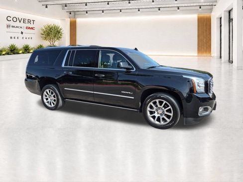 Used 2019 GMC Yukon XL Denali AWD/4WD image 15