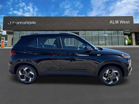 New 2026 Hyundai Venue SEL FWD image 5