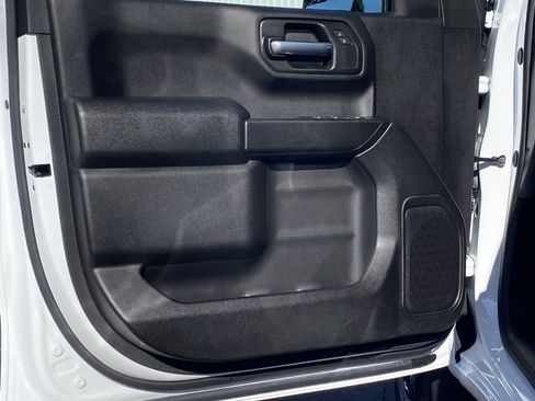 Used 2025 Chevrolet Silverado 1500 Custom image 25