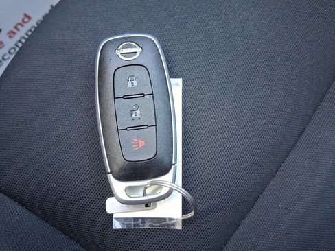 Used 2026 Nissan Rogue S FWD image 32