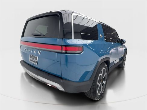Used 2024 Rivian R1S Adventure AWD/4WD image 9