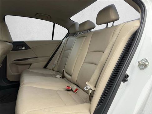 Used 2015 Honda Accord Touring image 18