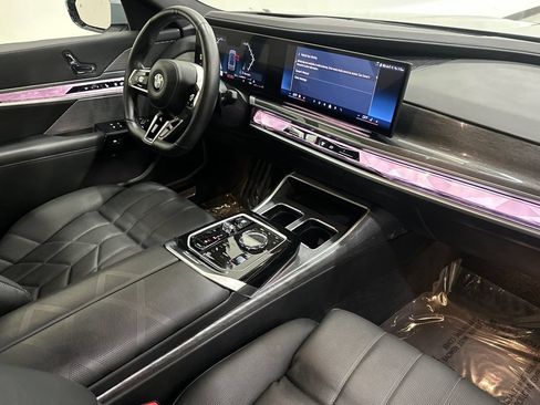 Used 2024 BMW 760i xDrive w/ Executive Package AWD/4WD image 17