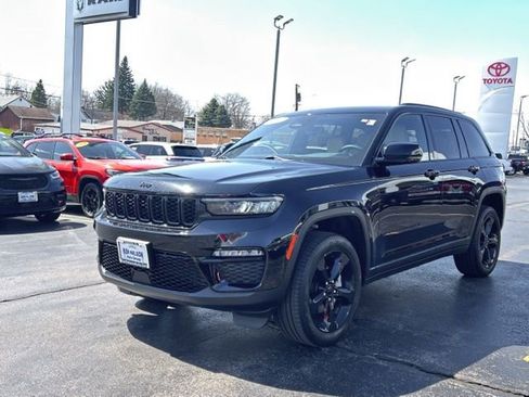 Used 2024 Jeep Grand Cherokee Limited w/ Black Appearance Package AWD/4WD image 5