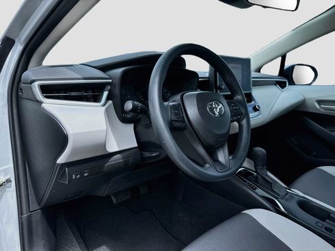 Used 2023 Toyota Corolla LE FWD image 9