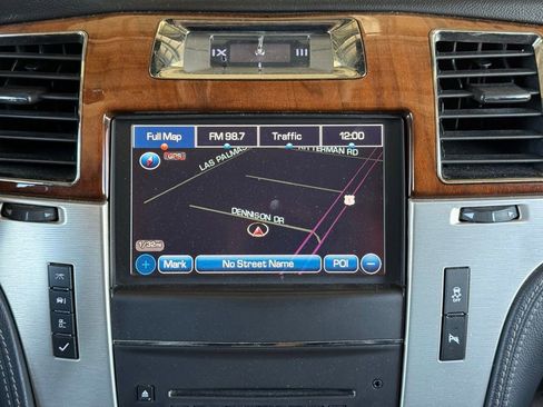 Used 2014 Cadillac Escalade Platinum RWD image 14