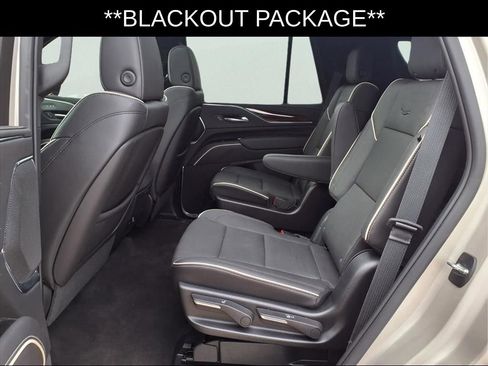 Used 2023 Cadillac Escalade Premium Luxury image 13