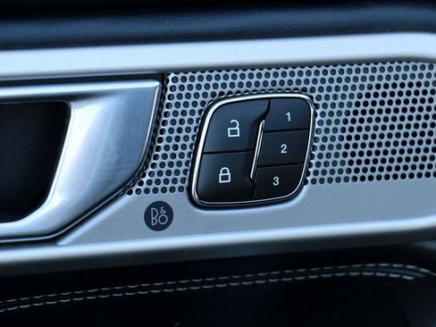 Used 2020 Ford Explorer Limited w/ Class III Trailer Tow Package image 15