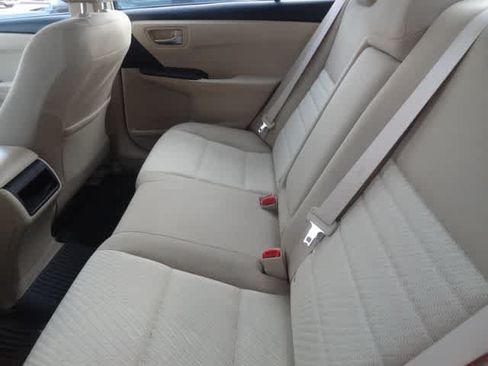 Used 2017 Toyota Camry LE FWD image 8