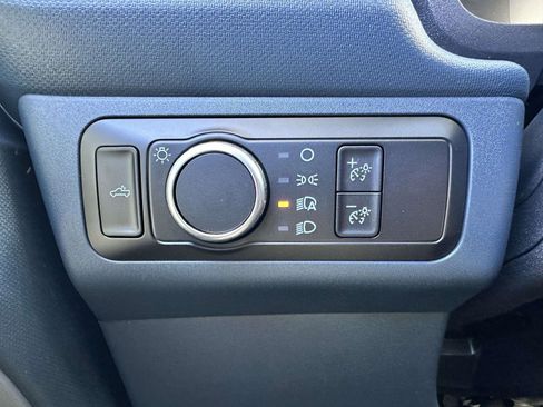 Used 2025 Ford Maverick XL w/ Equipment Group 102A image 17