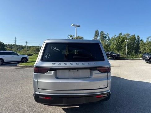 Used 2024 Jeep Wagoneer Series II w/ Flexible Seating Group RWD image 5