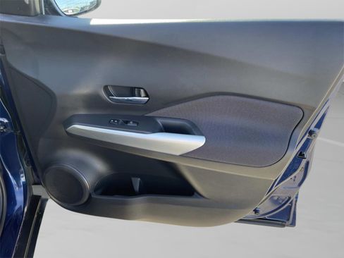 Used 2020 Nissan Kicks SV image 17