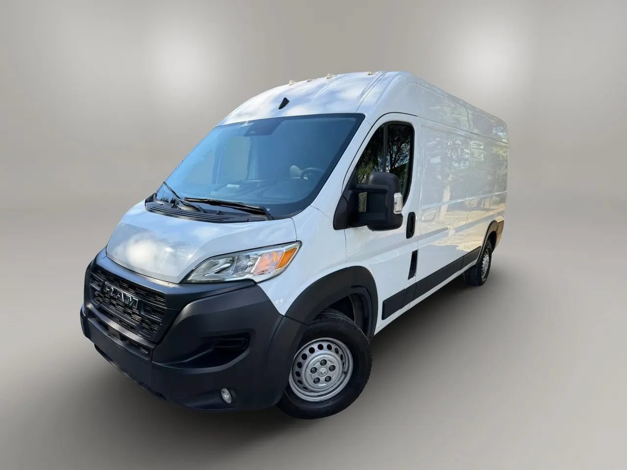 Used 2025 RAM ProMaster 2500 w/ Convenience Group FWD image 3