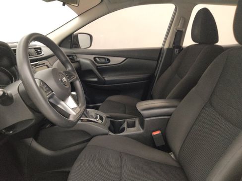 Used 2020 Nissan Rogue Sport S image 17