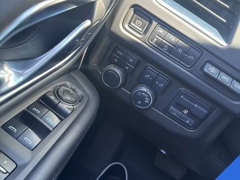 Used 2021 Chevrolet Suburban Premier w/ Premium Package AWD/4WD image 8