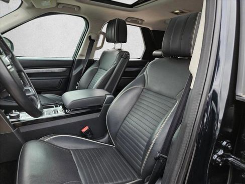 Used 2017 Land Rover Discovery First Edition image 18