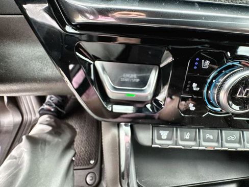 Used 2024 GMC Sierra 2500 Denali w/ Denali Reserve Package image 50