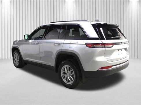 New 2025 Jeep Grand Cherokee Laredo X w/ Luxury Tech Group I image 5