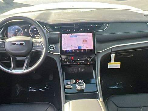 New 2025 Jeep Grand Cherokee Limited image 20