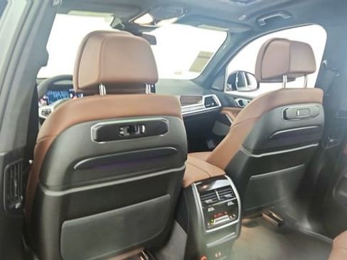 Used 2026 BMW X7 xDrive40i image 36