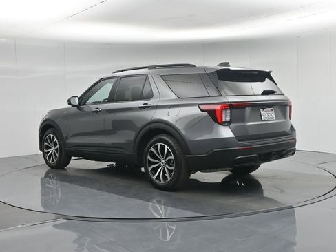 Used 2025 Ford Explorer ST-Line RWD image 7