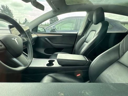 Used 2024 Tesla Model Y 2WD image 2