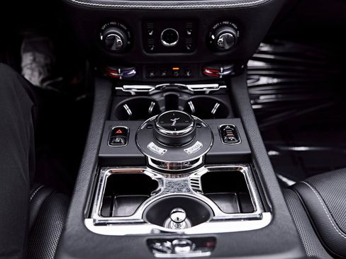 Used 2018 Rolls-Royce Ghost RWD image 78