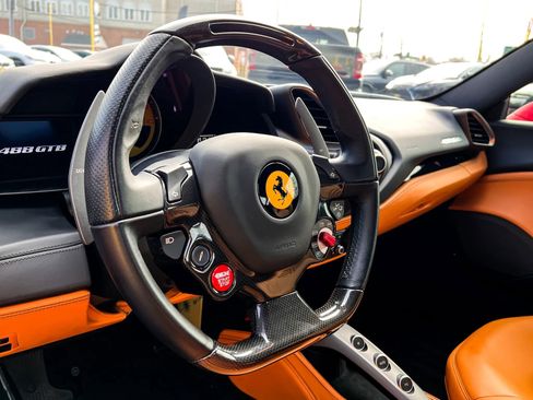 Used 2018 Ferrari 488 GTB image 11