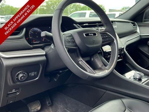 Used 2024 Jeep Grand Cherokee Limited w/ Black Appearance Package AWD/4WD image 2