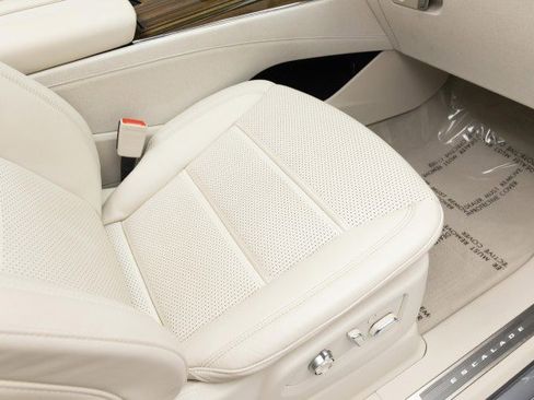 Used 2021 Cadillac Escalade Premium Luxury Platinum w/ LPO, Radiant Package image 28