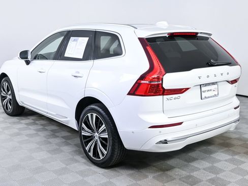 Used 2023 Volvo XC60 B5 Ultimate FWD image 4