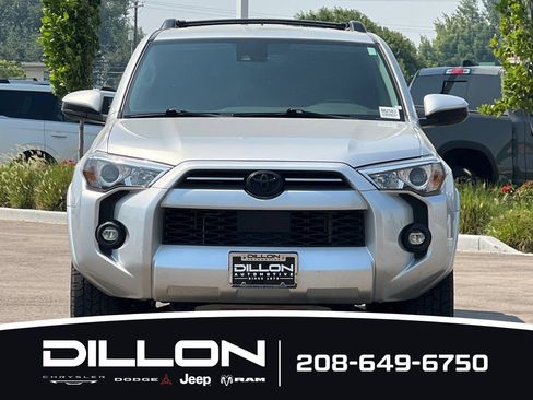 Used 2022 Toyota 4Runner SR5 AWD/4WD image 9