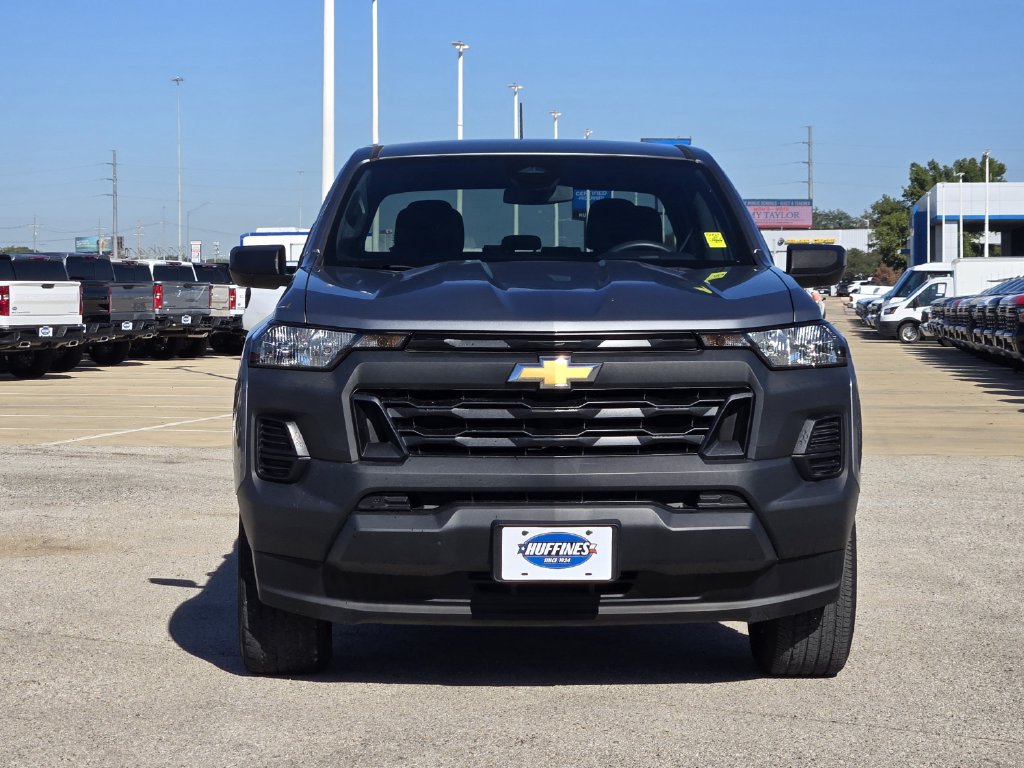 Used 2023 Chevrolet Colorado W/T RWD image 2