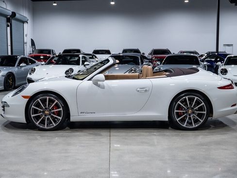 Used 2013 Porsche 911 Carrera RWD image 3