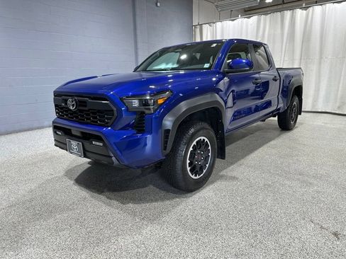 Used 2024 Toyota Tacoma TRD Off-Road AWD/4WD image 5